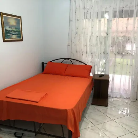 Apartment Thea Sea *